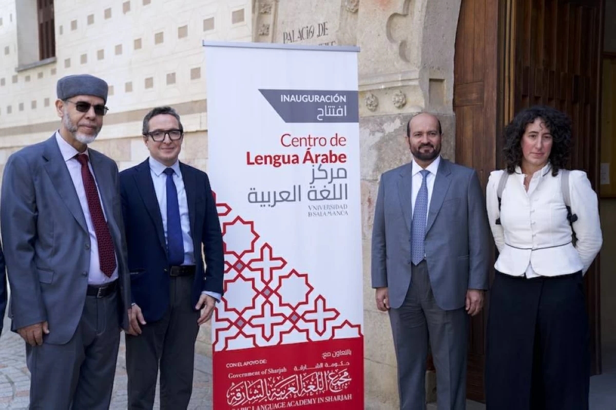 امحمد صافي المستغانمي ومحمد خلف خلال افتتاح القاعة