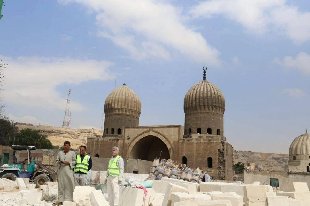 ترميم مساجد وأماكن أثرية بالقاهرة