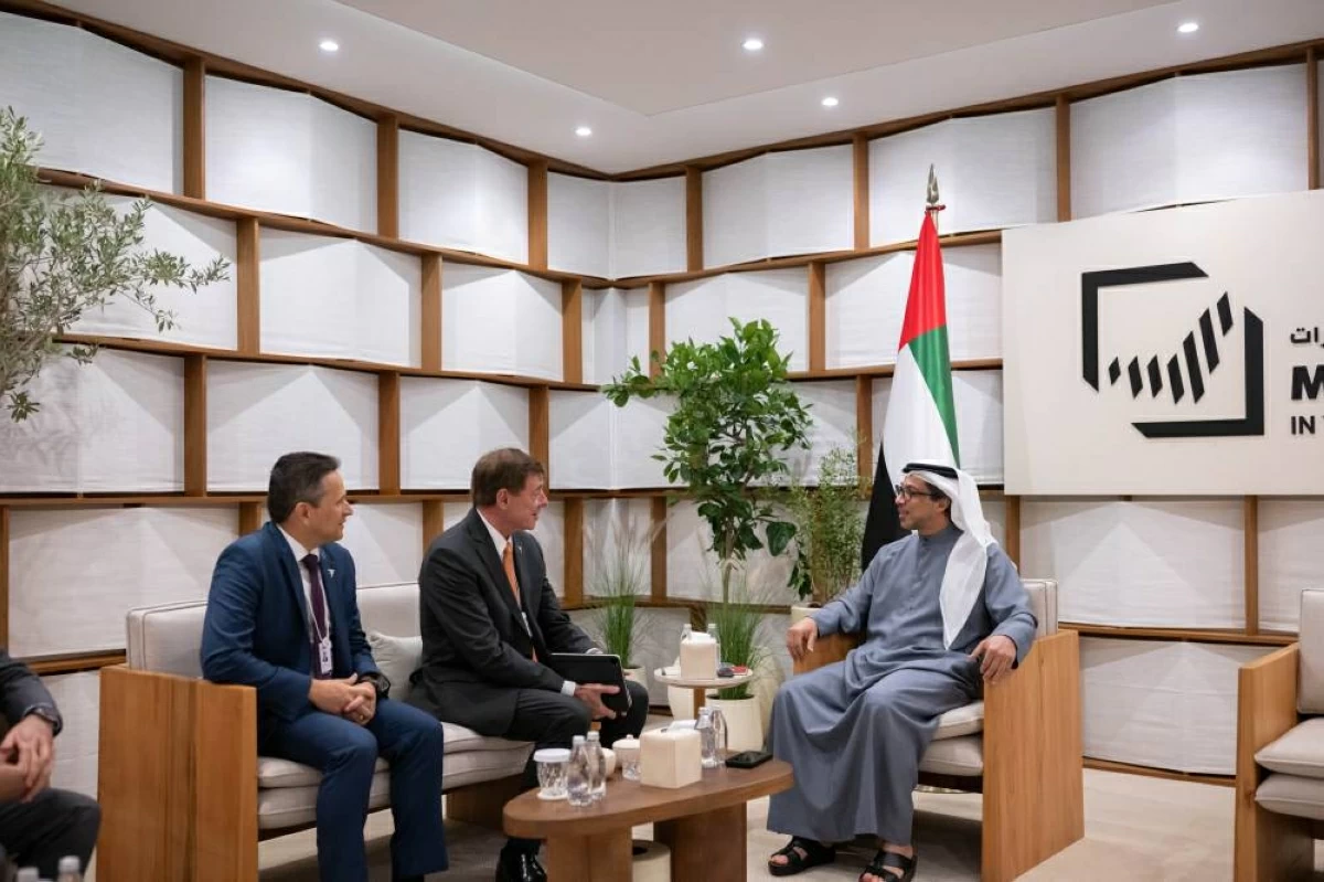 منصور بن زايد يشهد توقيع أكبر تعاقد دولي لطائرات C-390 ميلينيوم