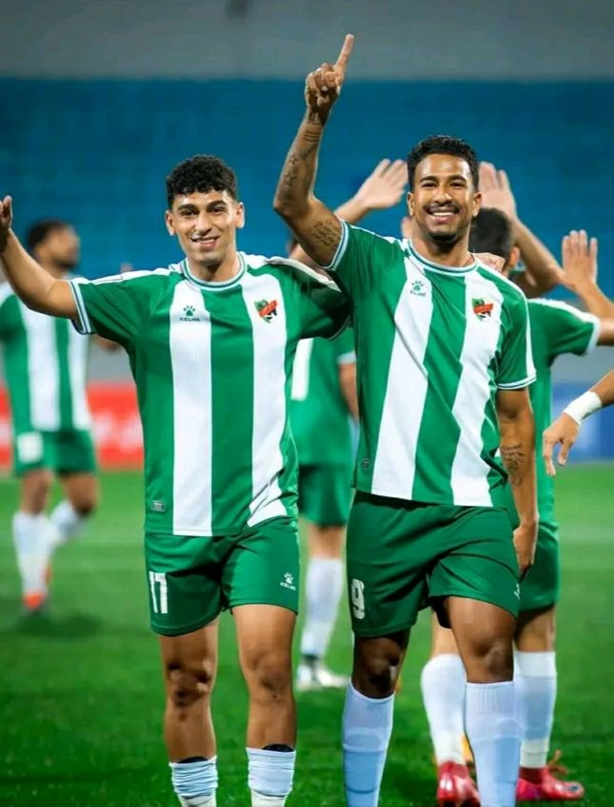 لاعبو الأهلي يتمسكون بالفرصة الأخيرة