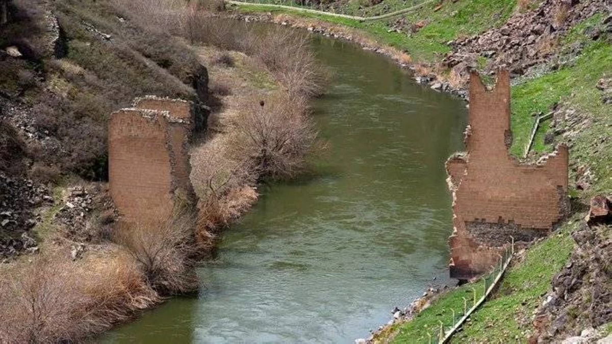 خطوة في طريق التطبيع.. تركيا وأرمينيا تتعاونان في ترميم جسر تاريخي