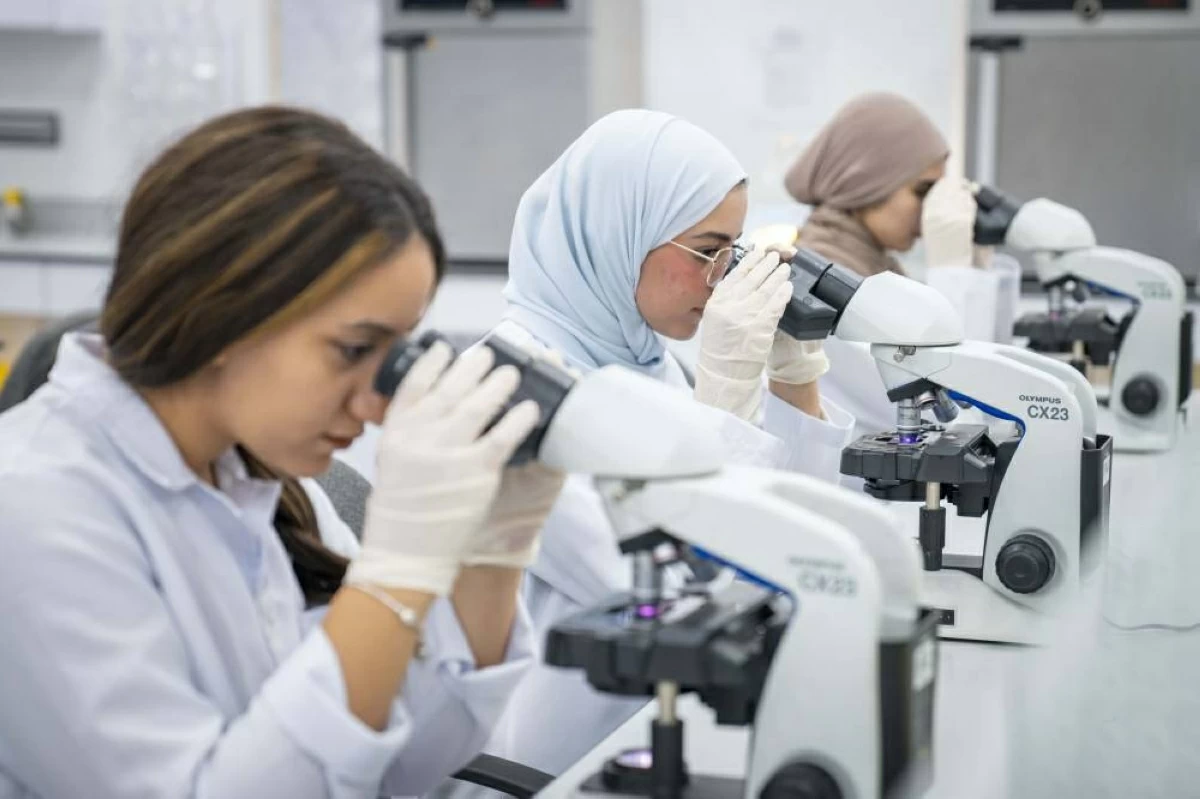 جامعة عجمان الثانية عالمياً في مؤشر «التعاون الدولي»