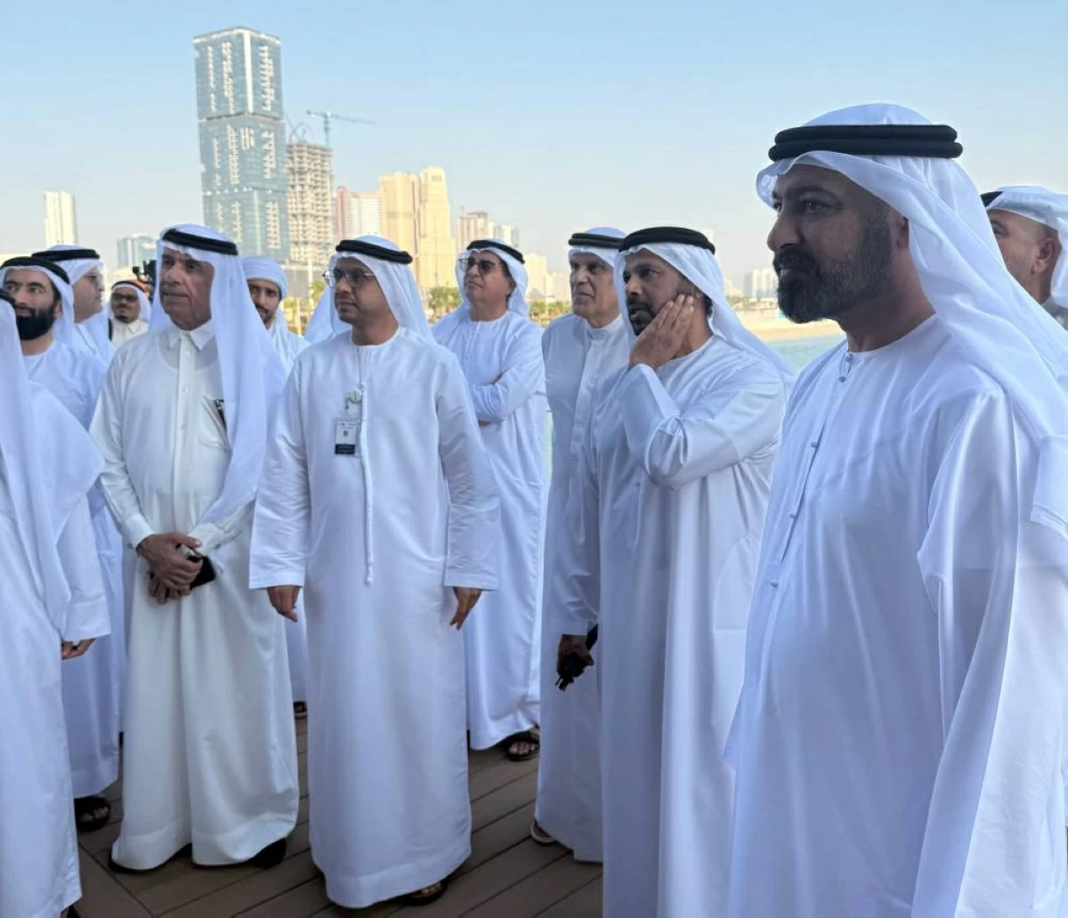 المهندس مروان أحمد بن غليطة مدير عام بلدية دبي وعدد من مديري الإدارة والتنفيذين والإعلامين
