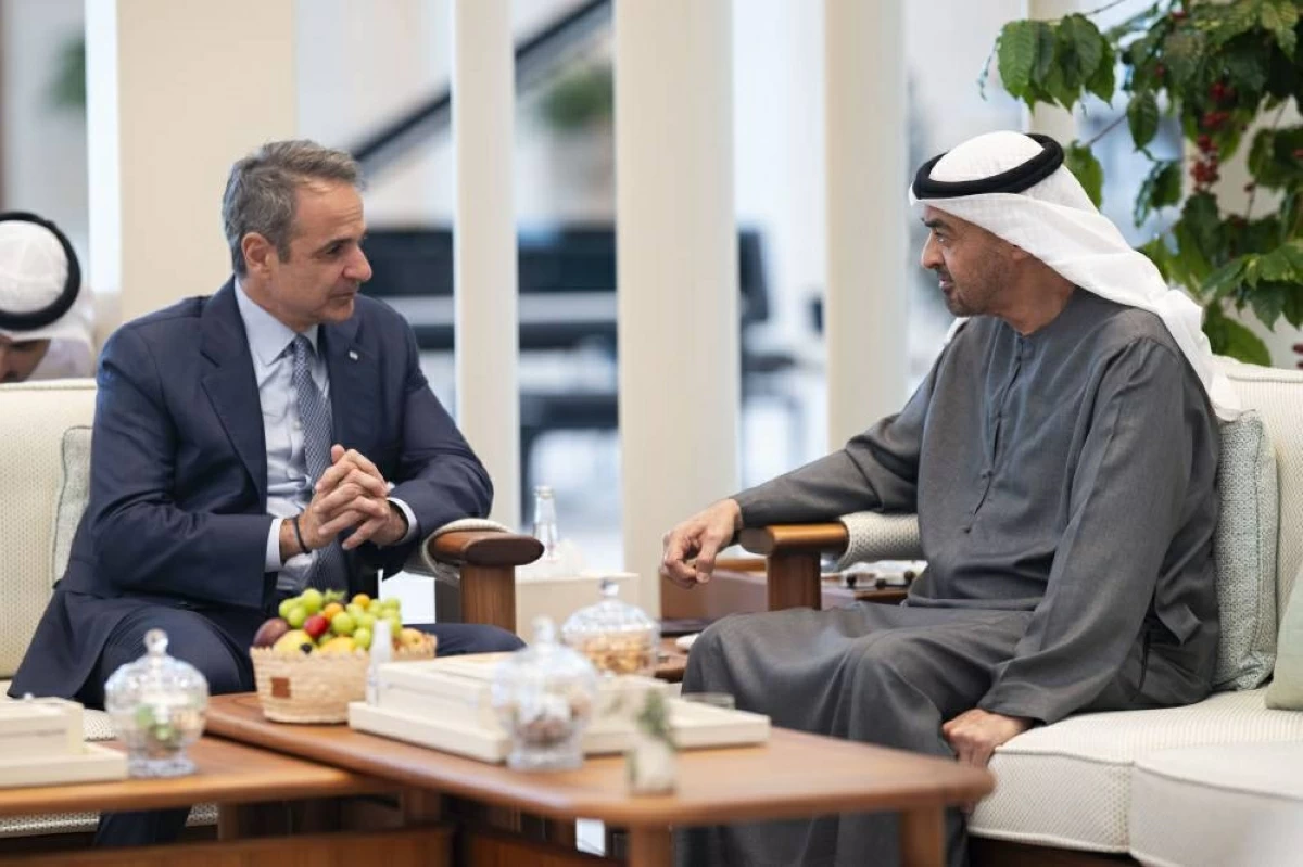 محمد بن زايد ورئيس وزراء اليونان يبحثان الشراكة الاستراتيجية وتطورات المنطقة