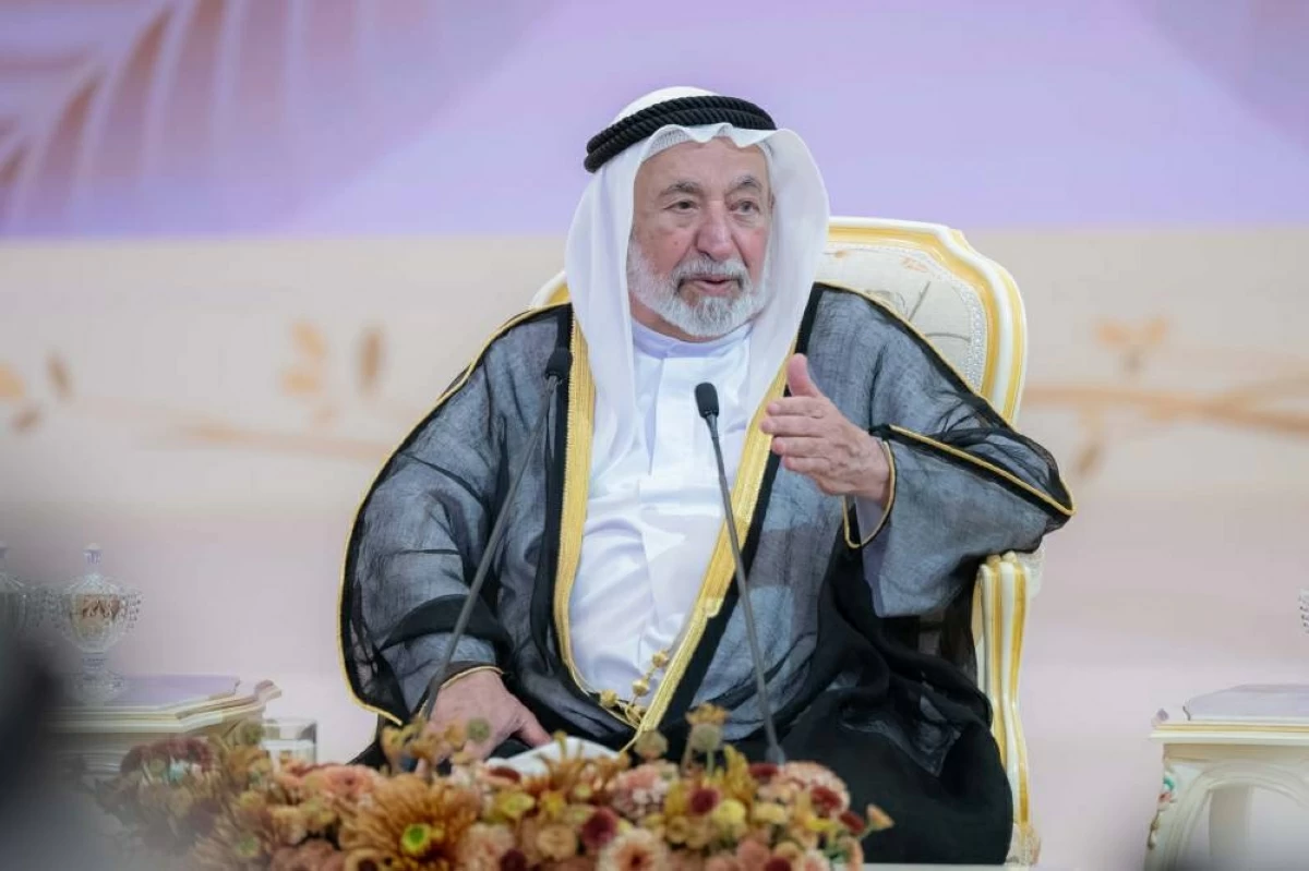 سلطان يعتمد الهياكل التنظيمية لبلديات الشارقة