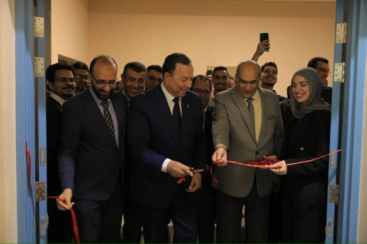 افتتاح معمل للعلوم الحيوية في جامعة مصرية