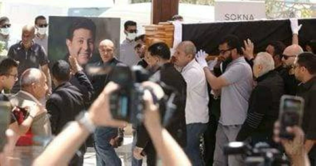 جنازة هاني شاكر.. مشاهد مؤثرة من وداع أمير الغناء العربي بحضور نجوم الفن #صحيفة_الخليج 