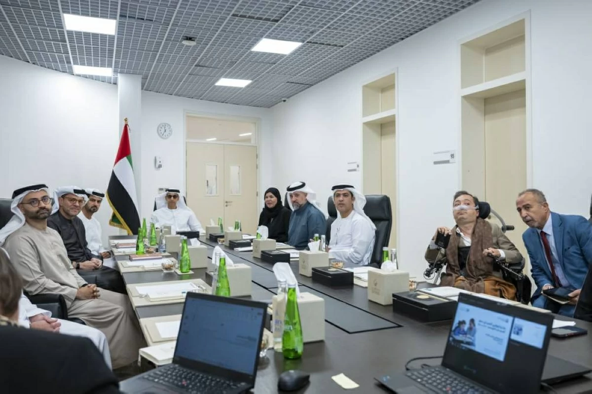 خالد بن زايد مترئساً الاجتماع