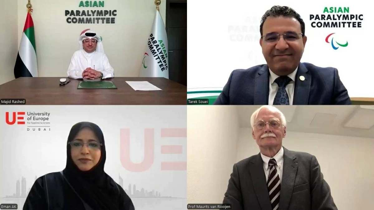 ماجد العصيمي والمشاركون في اجتماع توقيع الاتفاقية