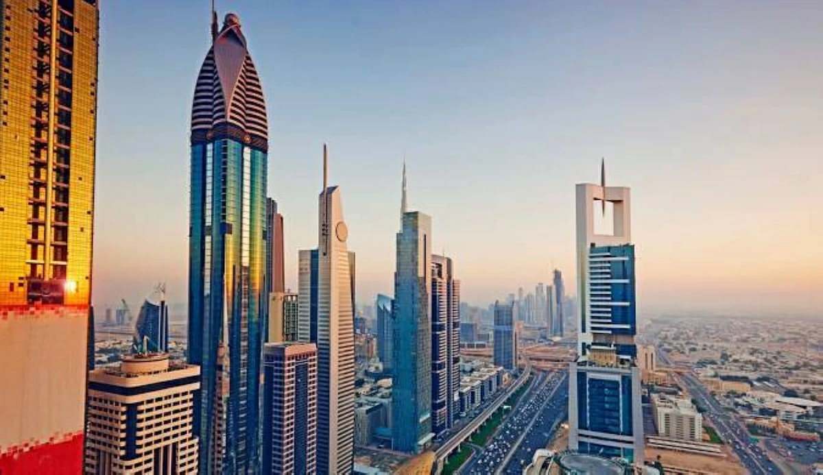 عاجل | مؤسسات مالية عالمية تتوسع في الإمارات وصناديق ثروة تواصل الاستثمار #صحيفة_الخليج 