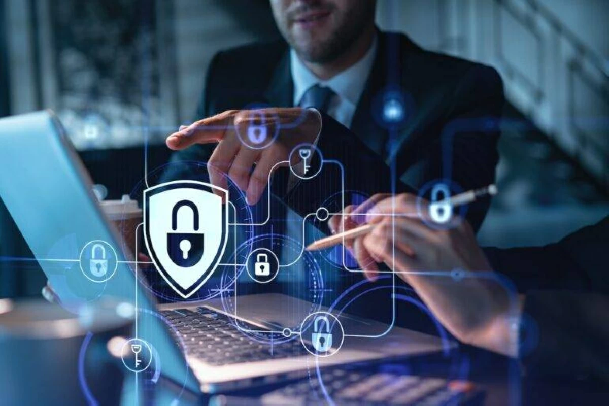 الإمارات تواجه التهديدات السيبرانية باحترافية ومرونة (فيديو)