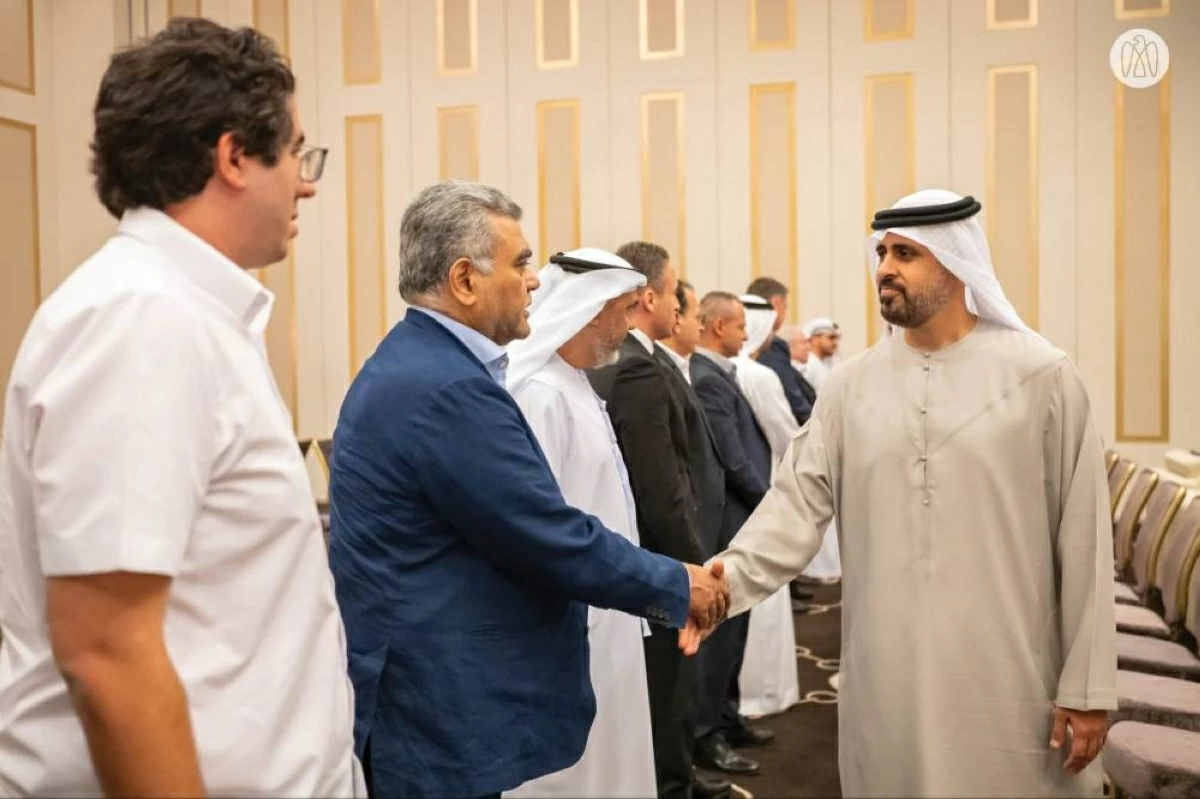 ذياب بن محمد بن زايد يعزي في وفاة نادية بركات