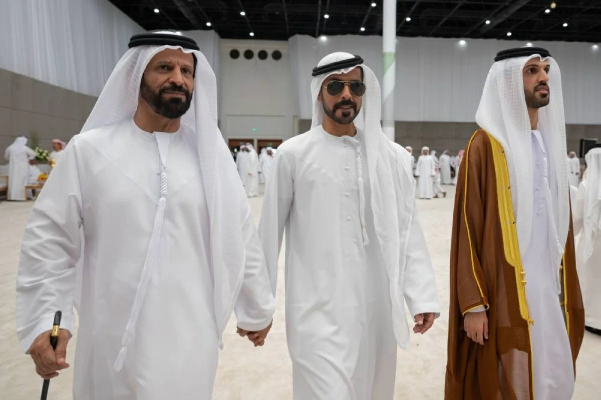 خليفة بن طحنون يحضر حفل استقبال بمناسبة أفراح آل شريف