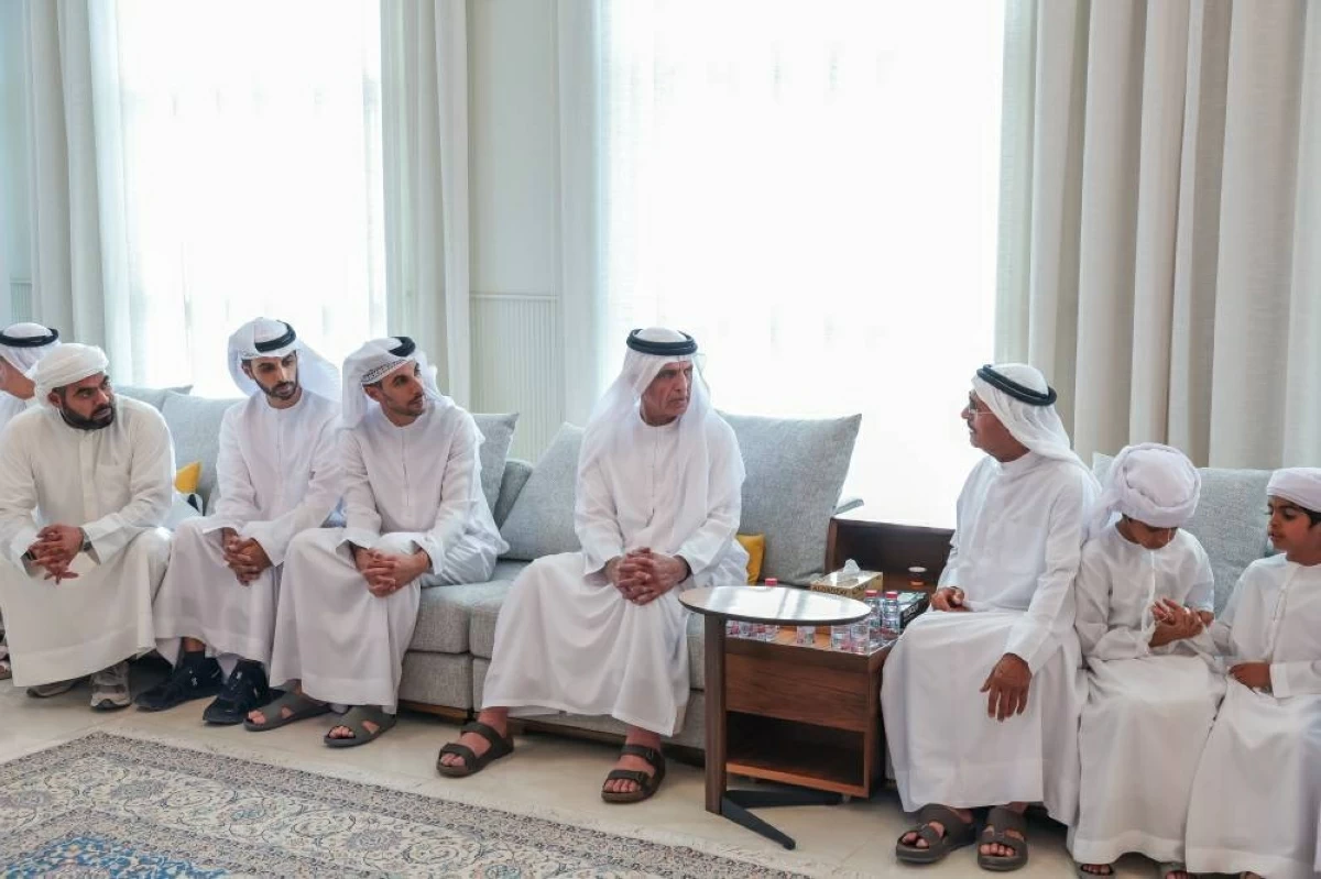 سعود بن صقر وعبدالله بن سالم والشيوخ يعزون في وفاة عبد العزيز بلحيف