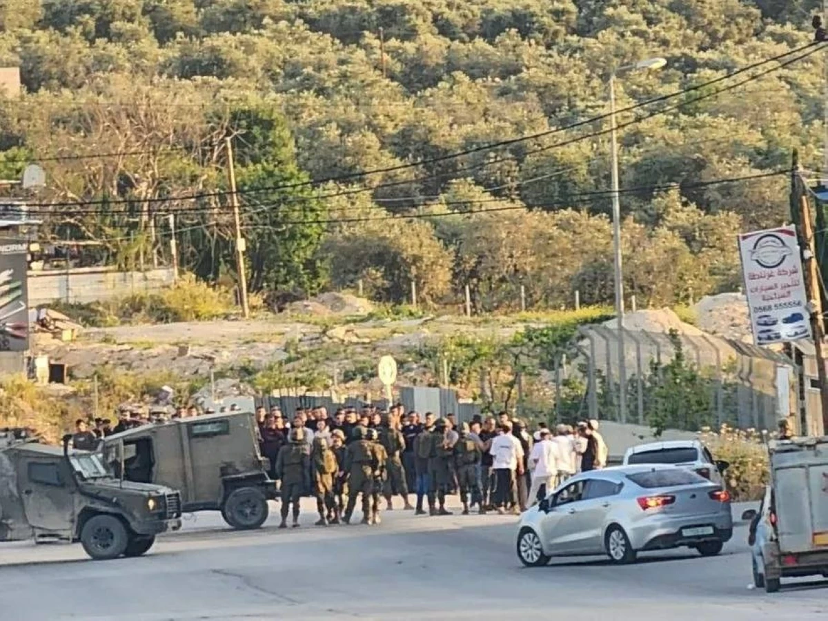 مستوطنون يجبرون فلسطينيين على استخراج جثمان والدهم في الضفة الغربية