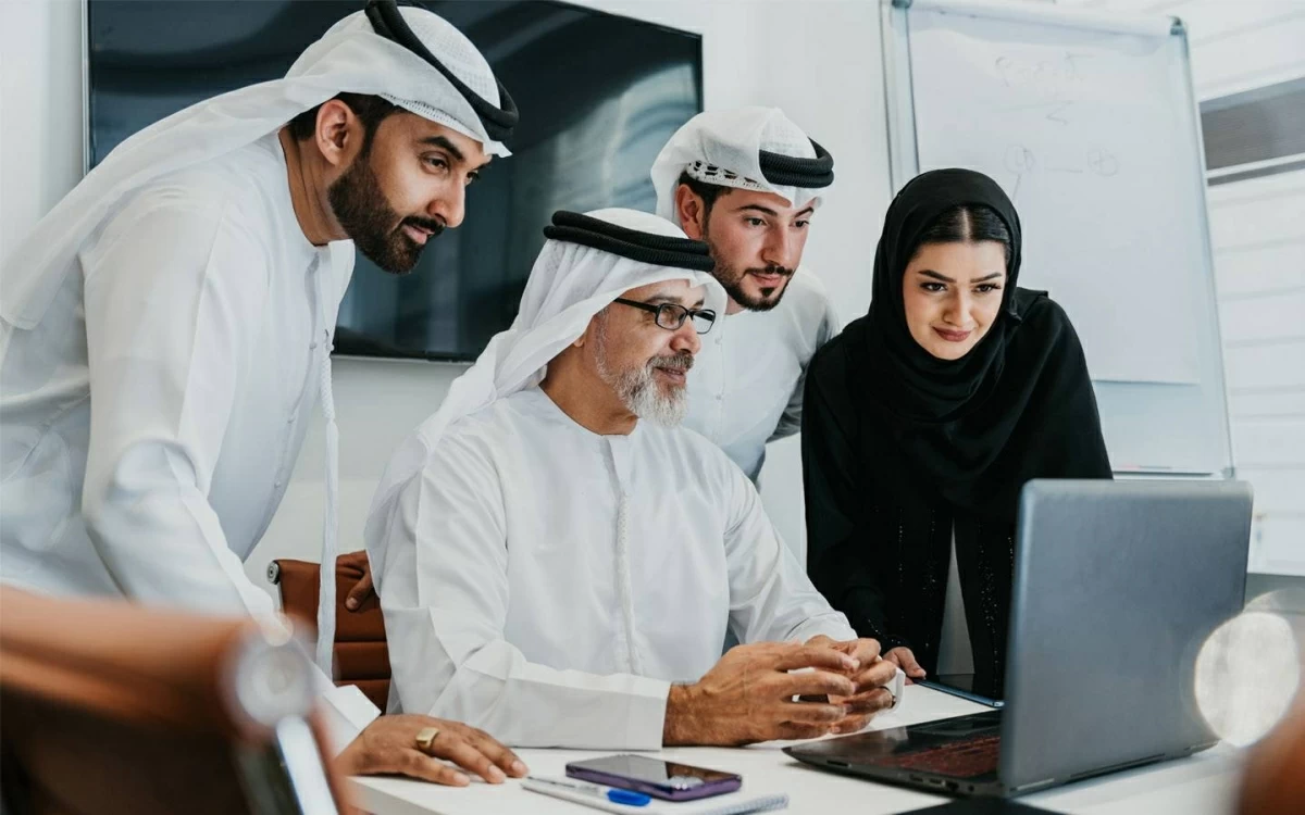 «التشييد» و«التجارة» أكثر قطاعات «الخاص» التي يعمل فيها إماراتيون