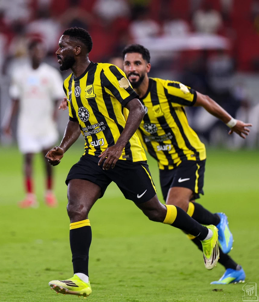 التعاون يطارد الانفراد بالخامس.. والاتحاد ينعش آماله الآسيوية بهدف قاتل