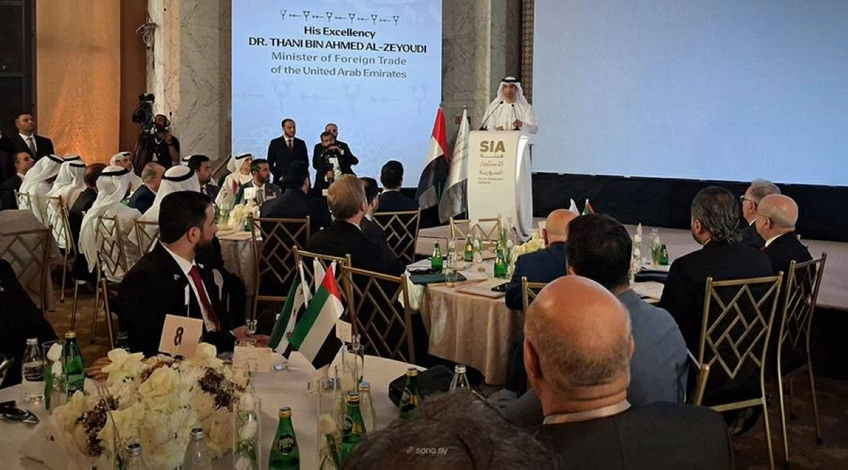 ثاني الزيودي متحدثاً خلال الجلسة