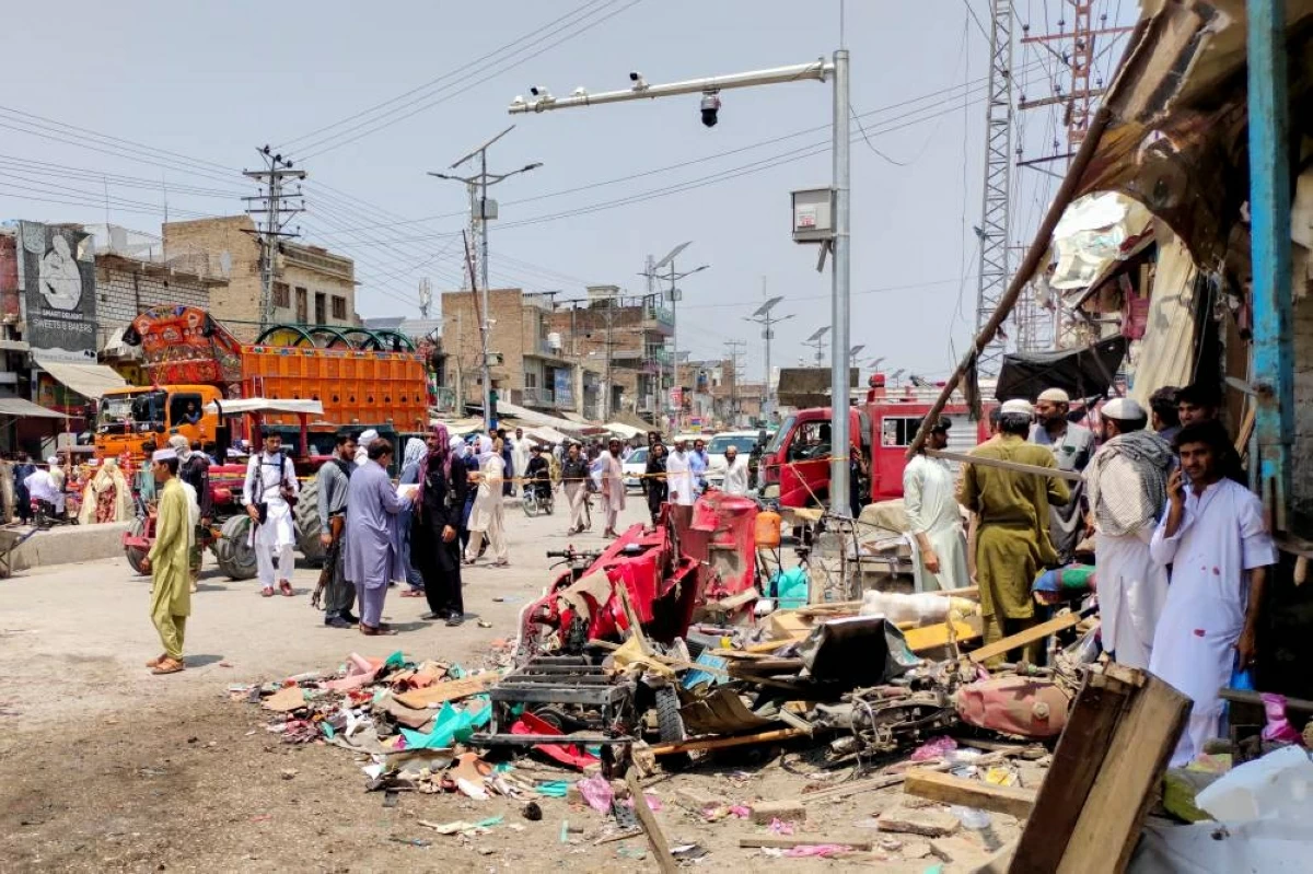 قتلى وعشرات الجرحى في انفجار بسوق باكستاني