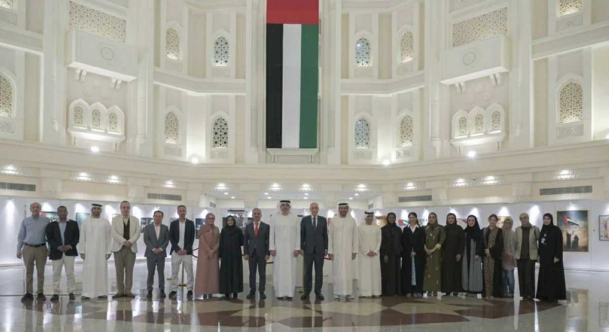جامعة الشارقة تنظم ملتقى خريجي الأعمال والاتصال