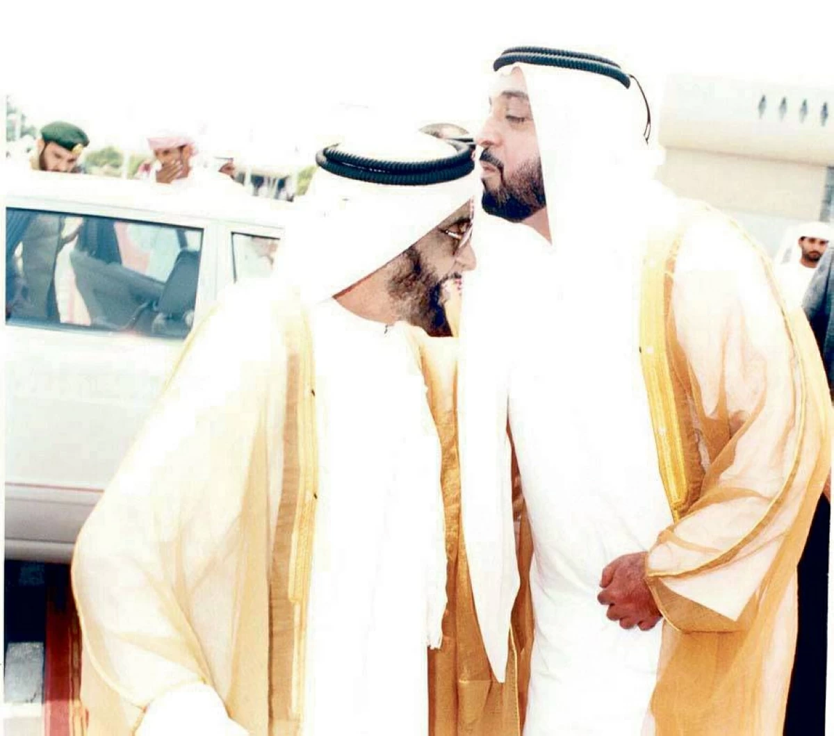 خليفة بن زايد.. سيرة عطرة من البذل والعطاء والتفاني