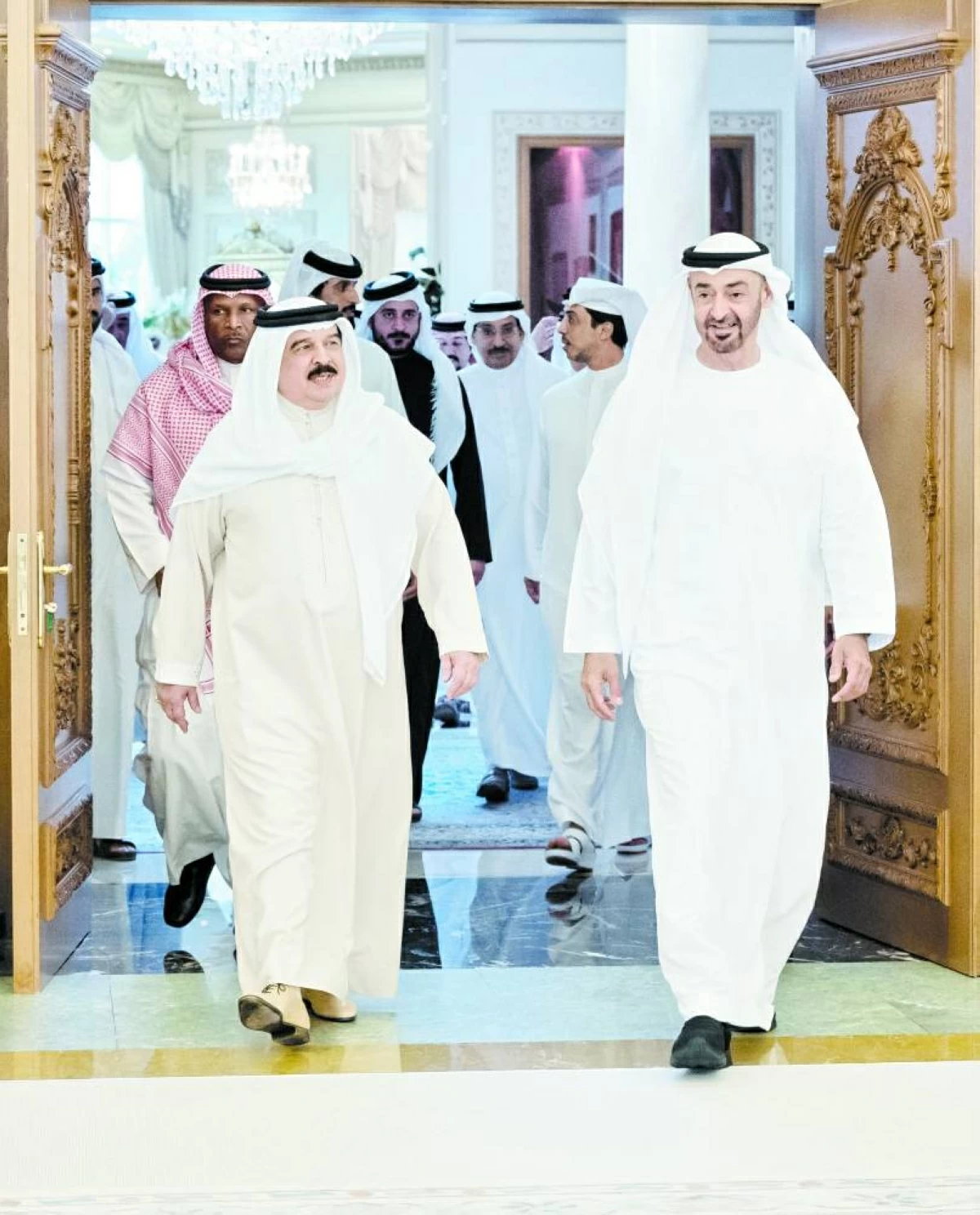 محمد بن زايد..رجل السلام وفارس الإنسانية