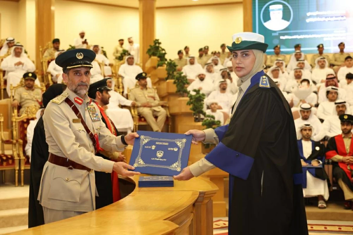 عبدالله المري يحتفي بتخريج 78 طالباً وطالبة من أكاديمية شرطة دبي 