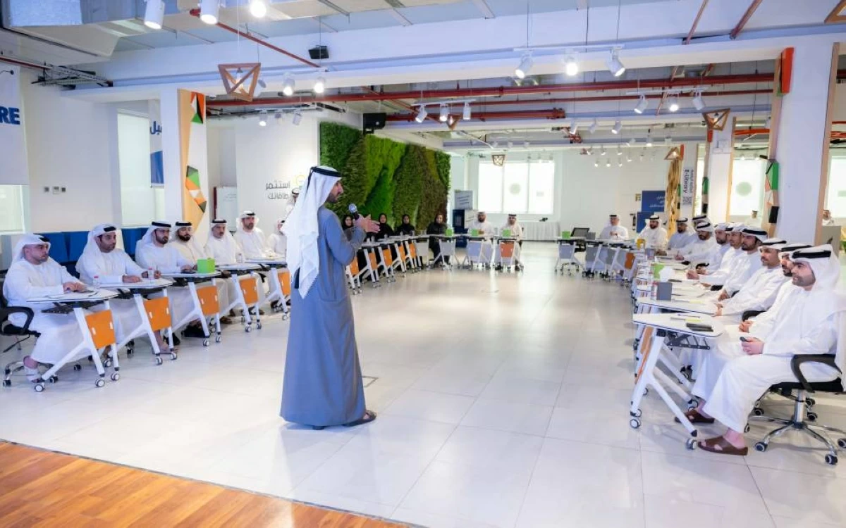 راشد بن حميد يوجّه بتنفيذ 25 مبادرة للذكاء الاصطناعي