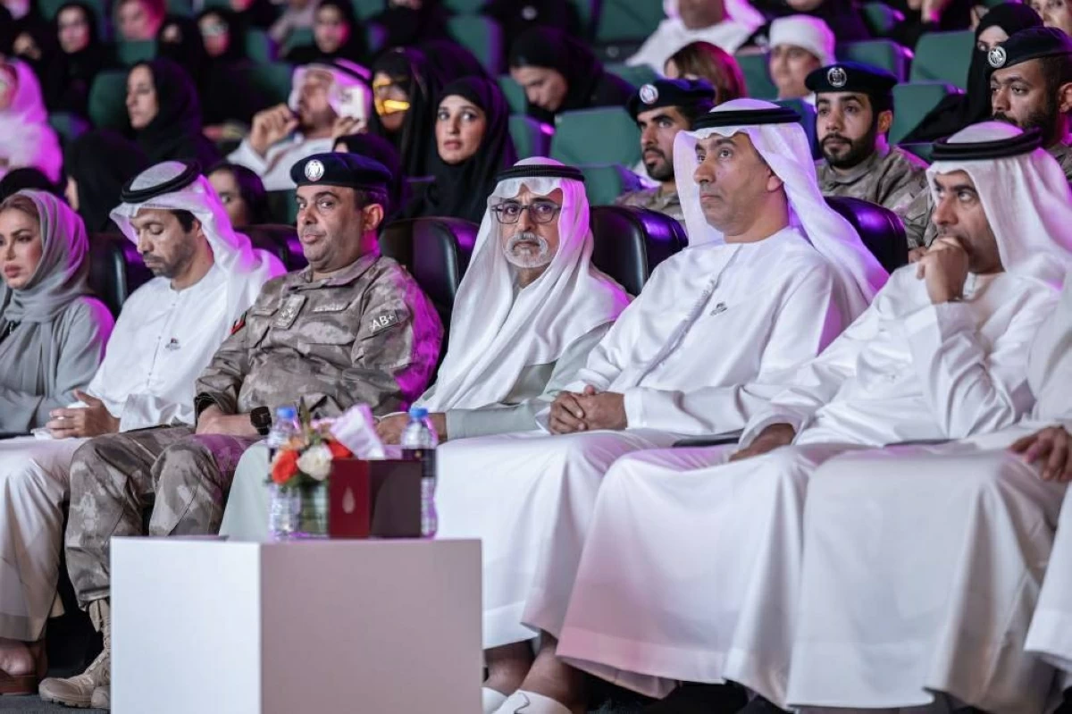 نهيان بن مبارك: الاحتفاء بالأسرة احتفاء أصيل بوطننا