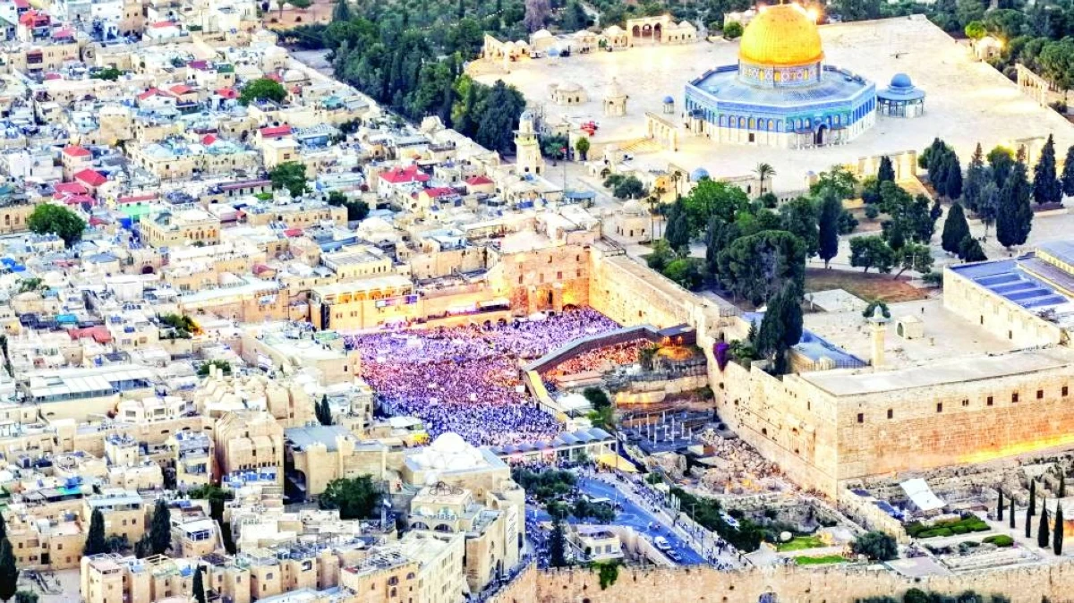 بن غفير يتزعم اقتحاماً للأقصى بالعلم الإسرائيلي