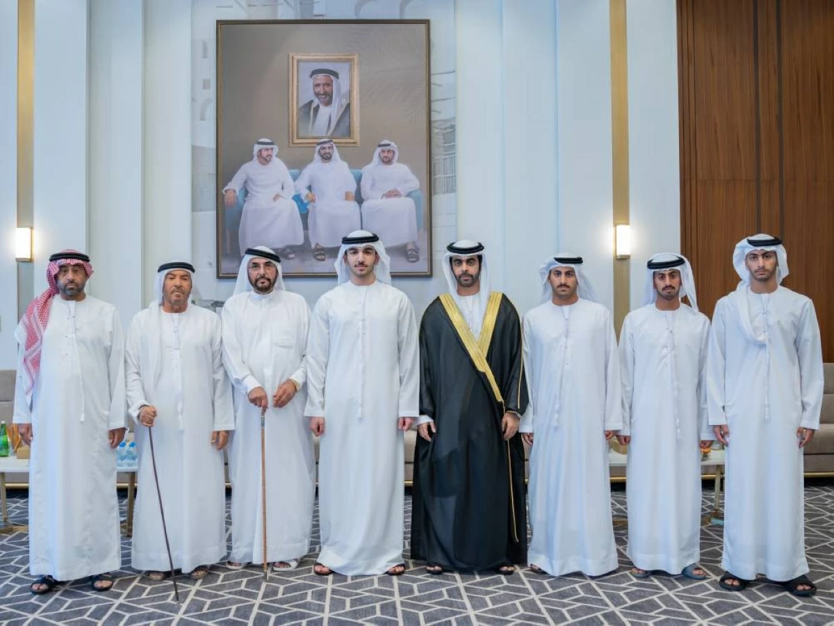 محمد بن راشد بن محمد يحضر أفراح الكتبي والهلي
