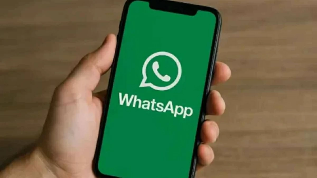 «واتساب» يتيح ميزة الرد داخل القنوات