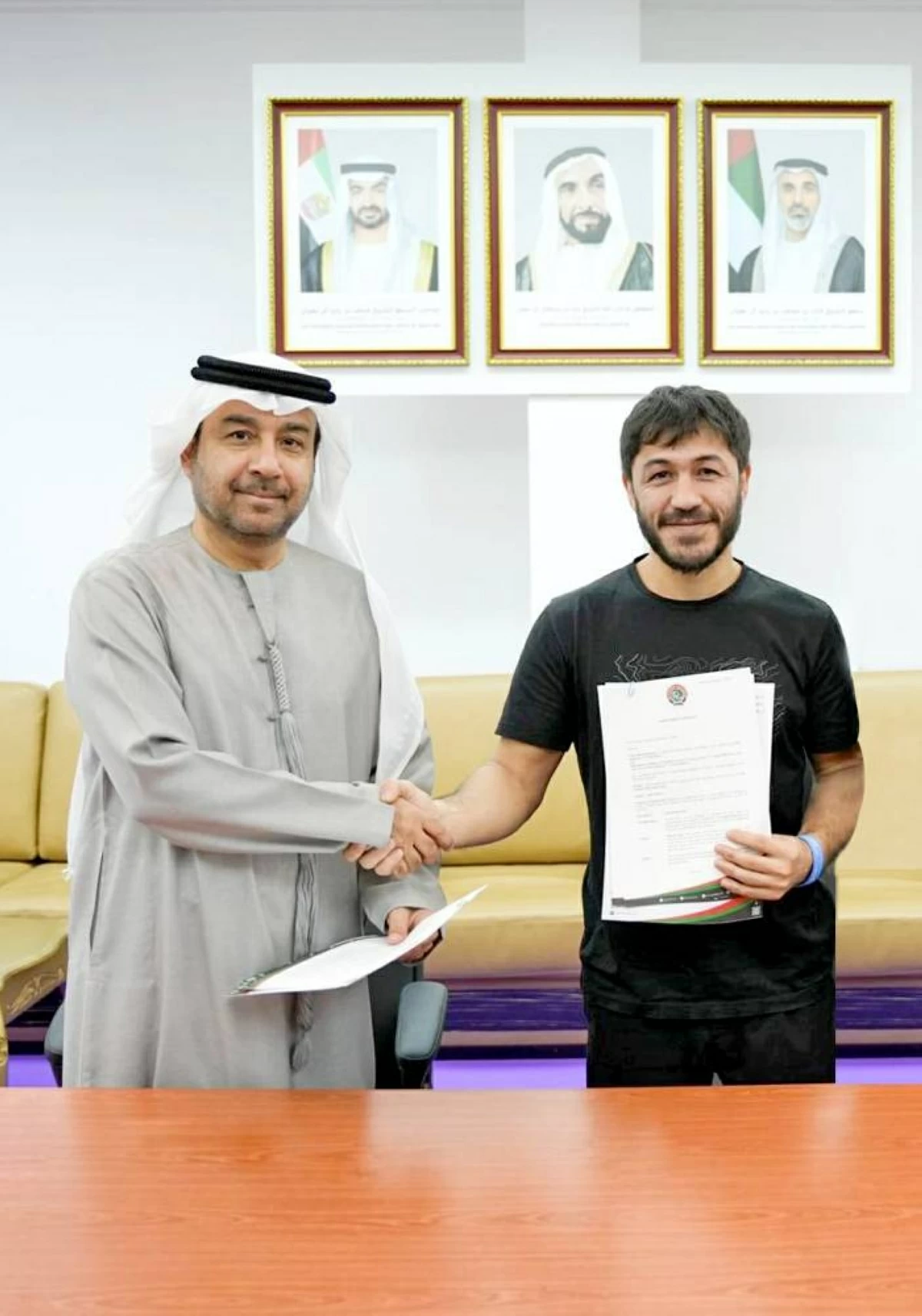 محمد جاسم والمدرب شرف الدين لطف الله
