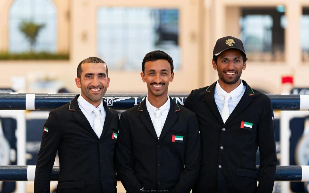 فرسان القفز بفريق الشراع