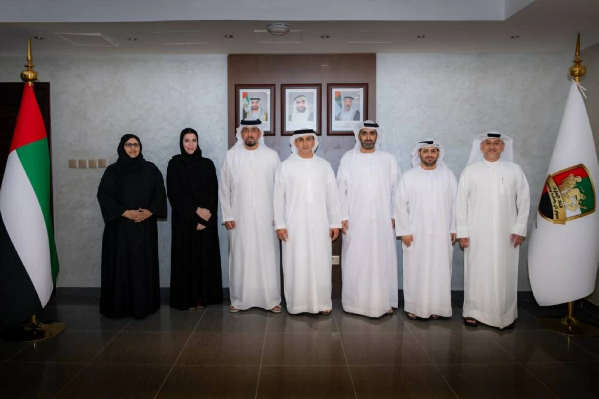 صورة تذكارية عقب الاجتماع