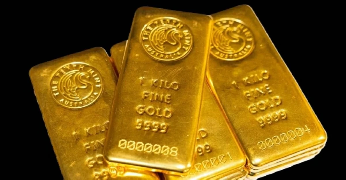 الذهب يتراجع بتأثير ارتفاع الدولار وتوقعات رفع أسعار الفائدة
