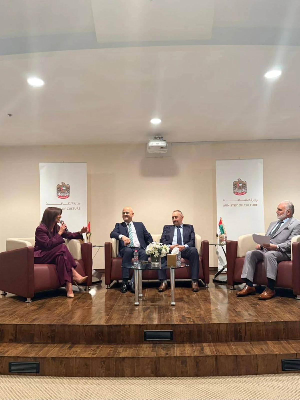 «انتماؤنا للإمارات».. مساحة للتعبير عن المشاعر على مسرح مركز أبوظبي الثقافي
