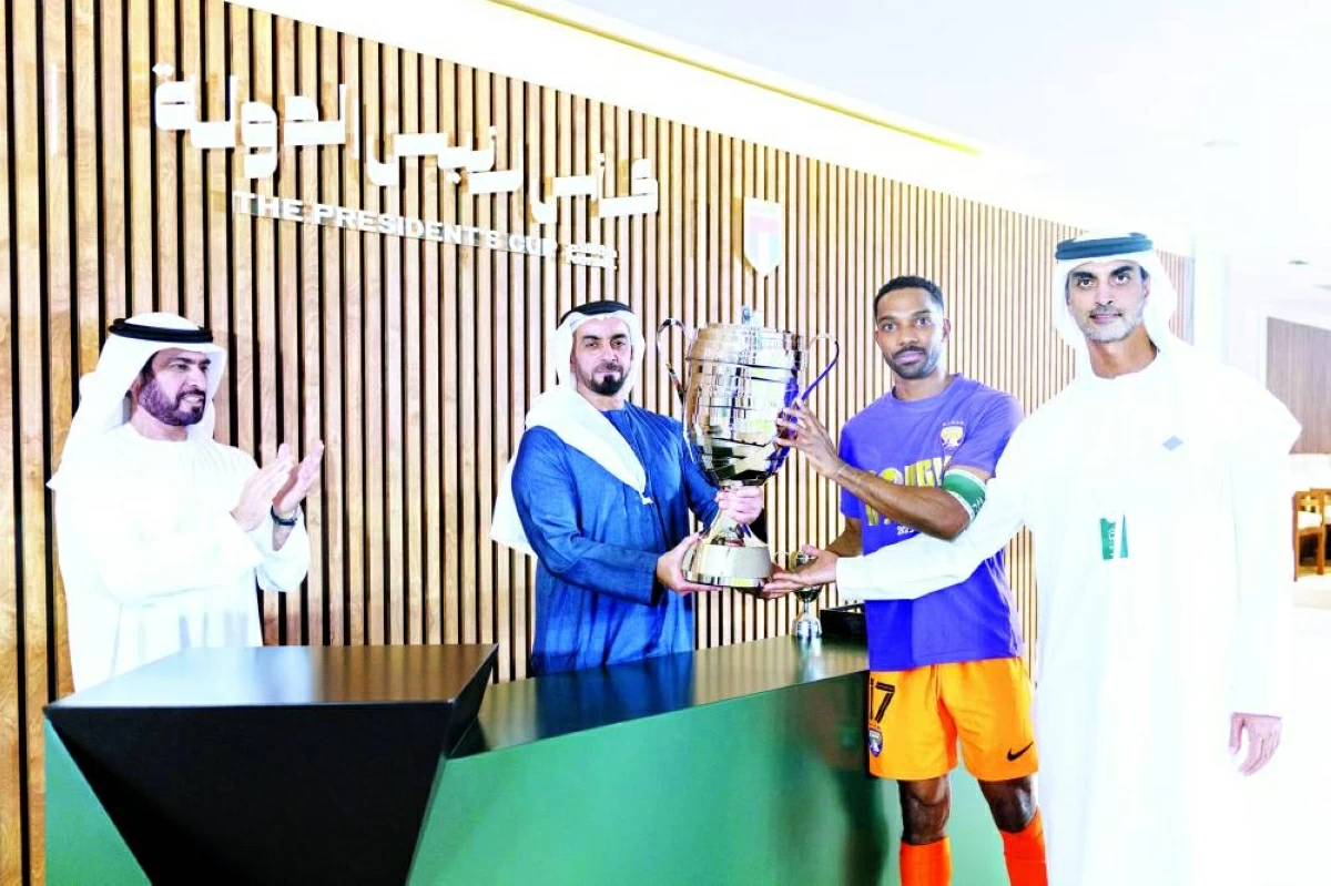 سيف بن زايد يتوج العين  بأغلى الكؤوس