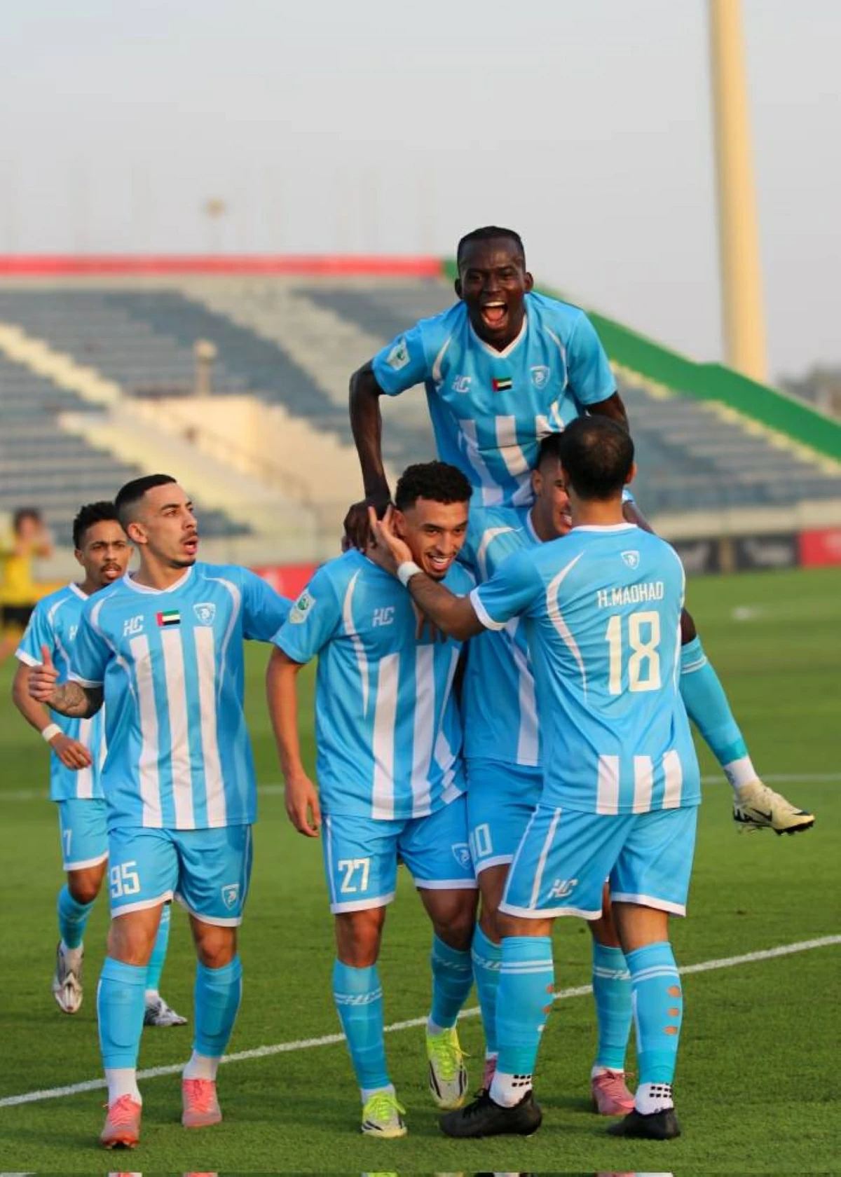 فرحة لاعبي حتا