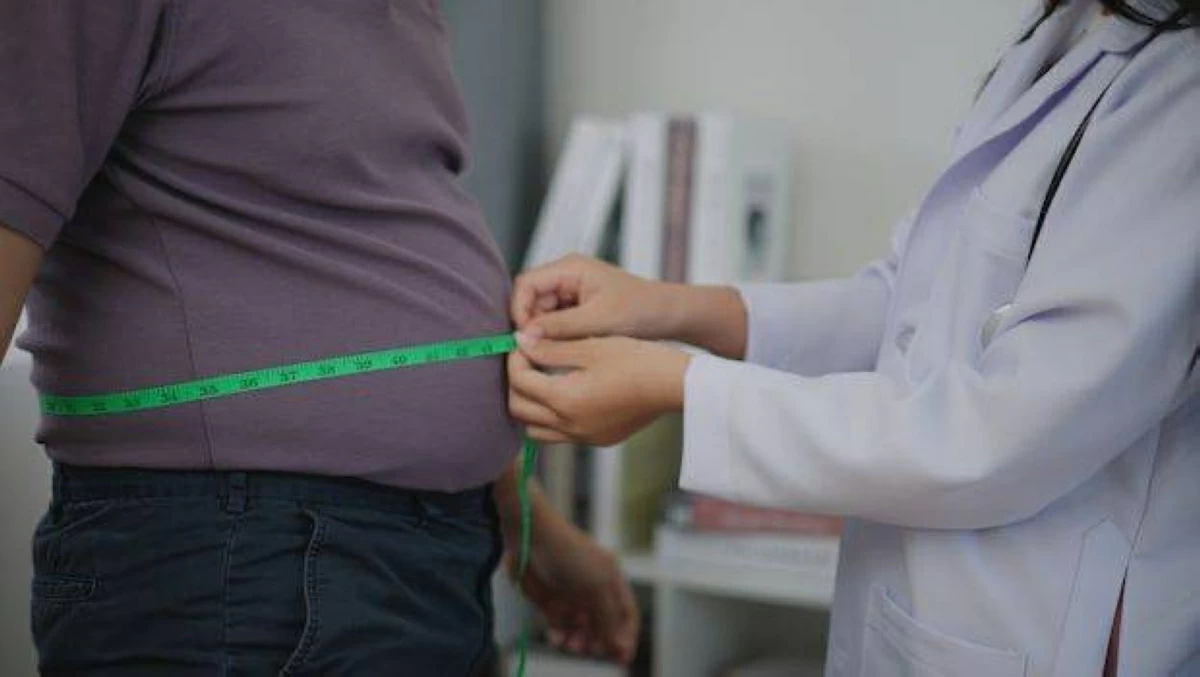 مشاكل الوزن بعد سن 35.. لماذا الغدة الدرقية متهمة بـ «الزيادة الصامتة»؟