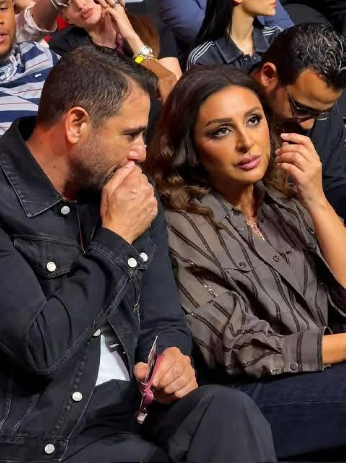 أحمد عز و أنغام.. قصة أول لقاء علني بعد طلاقهما بسبب حضانة أولادها #صحيفة_الخليج 