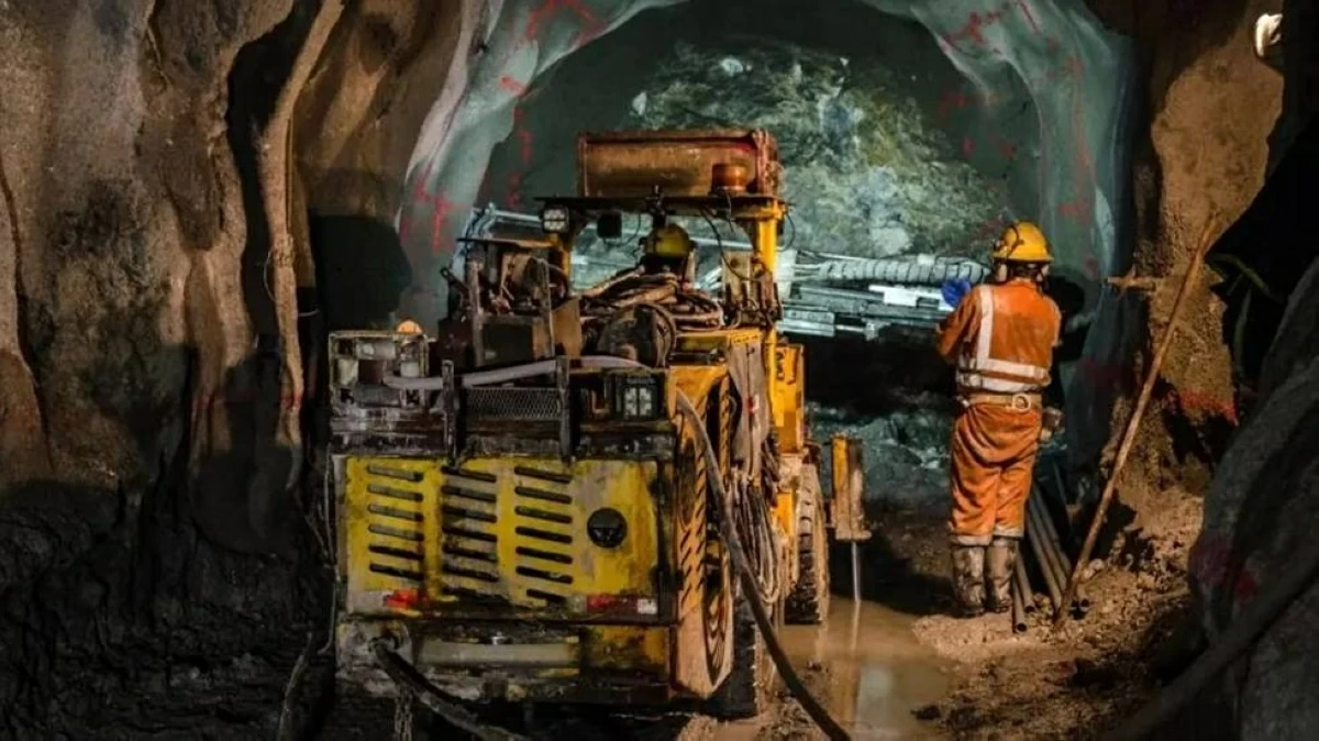 مقتل 28 شخصاً بانهيار منجم ذهب غير قانوني بأنغولا