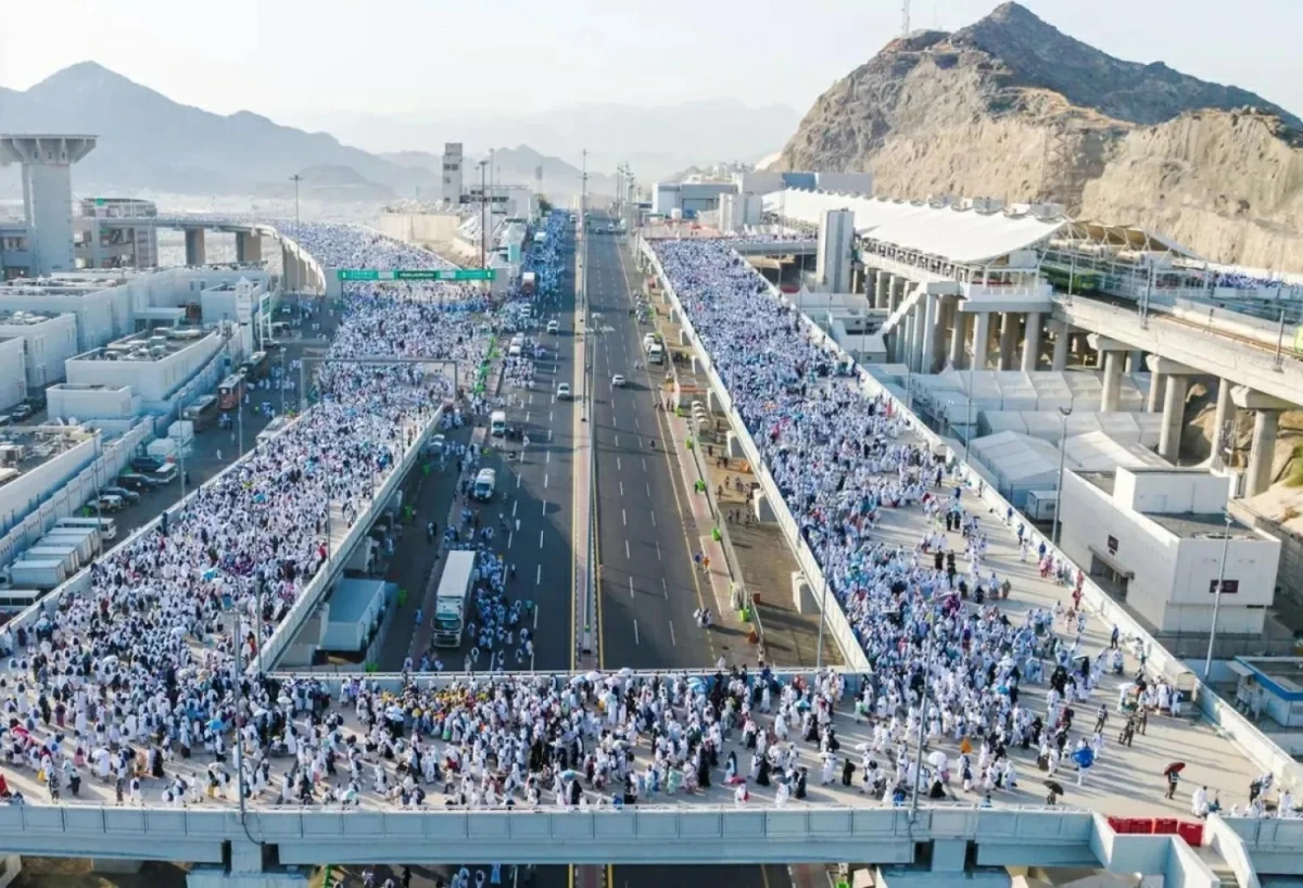 حجاج بيت الله الحرام يصلون إلى مشعر منى لقضاء يوم التروية (واس)