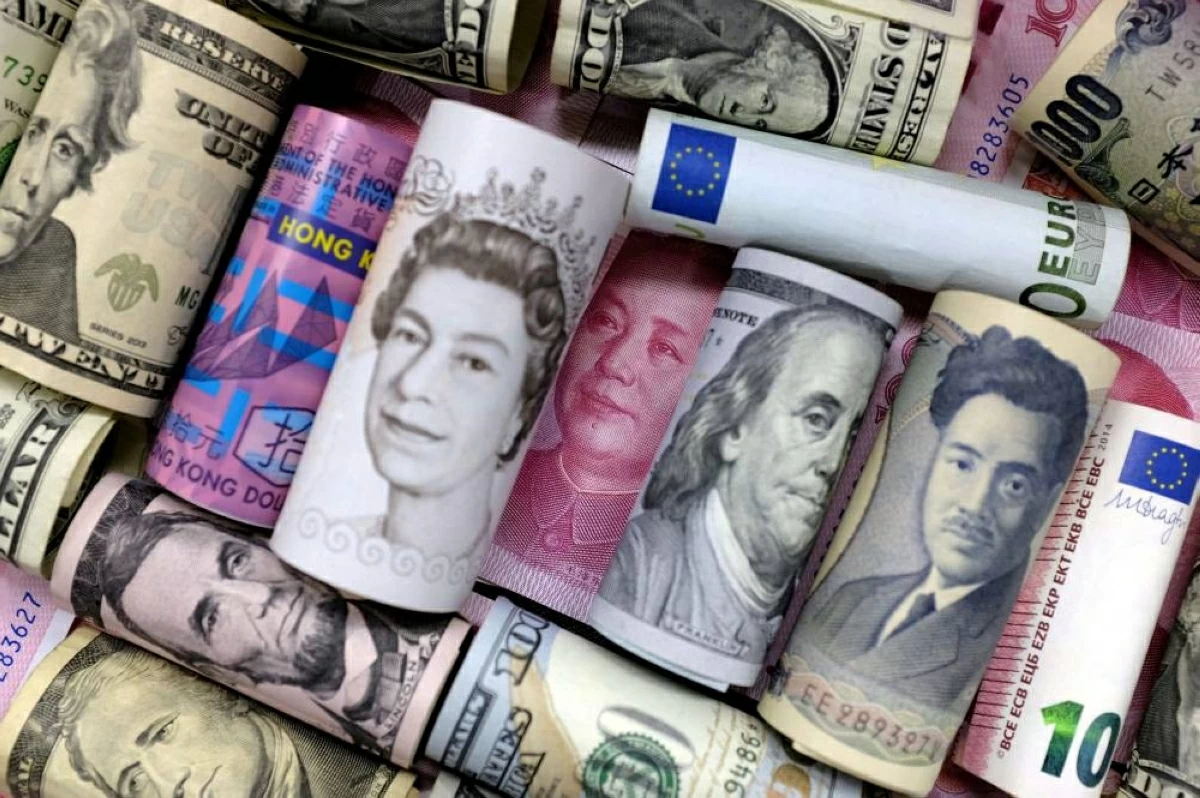 الدولار يستقر وسط تأرجح الآمال في التوصل إلى اتفاق لإنهاء حرب إيران