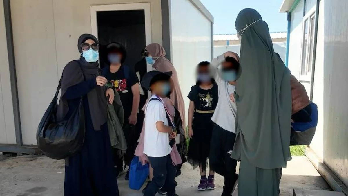 أستراليا تستعيد امرأتين وسبعة أطفال من مخيمات «داعش» الإرهابي