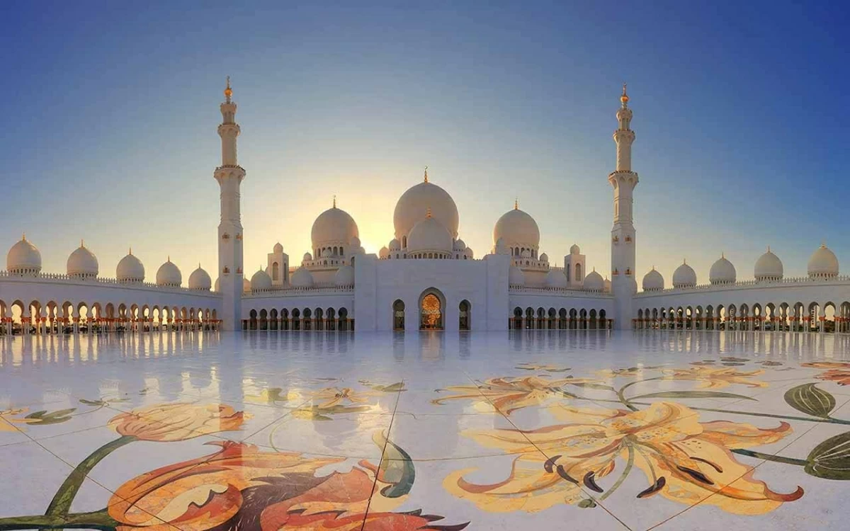 «جامع زايد الكبير» جاهز لاستقبال الضيوف خلال العيد