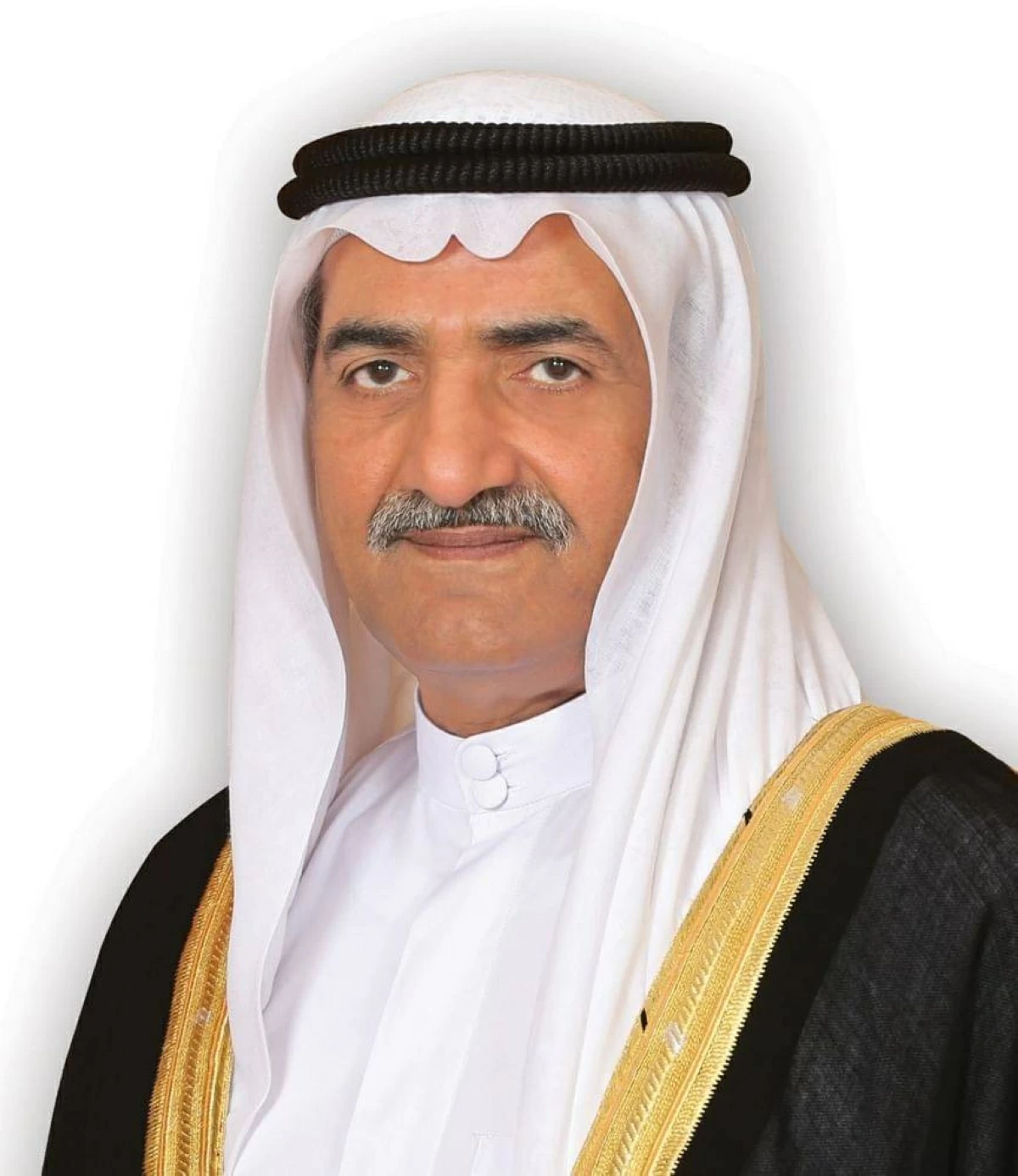 الشرقي يؤدي صلاة العيد في جامع الشيخ زايد بالفجيرة