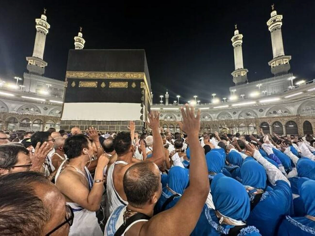 الحجاج يؤدون طواف الإفاضة في مكة المكرمة(واس)