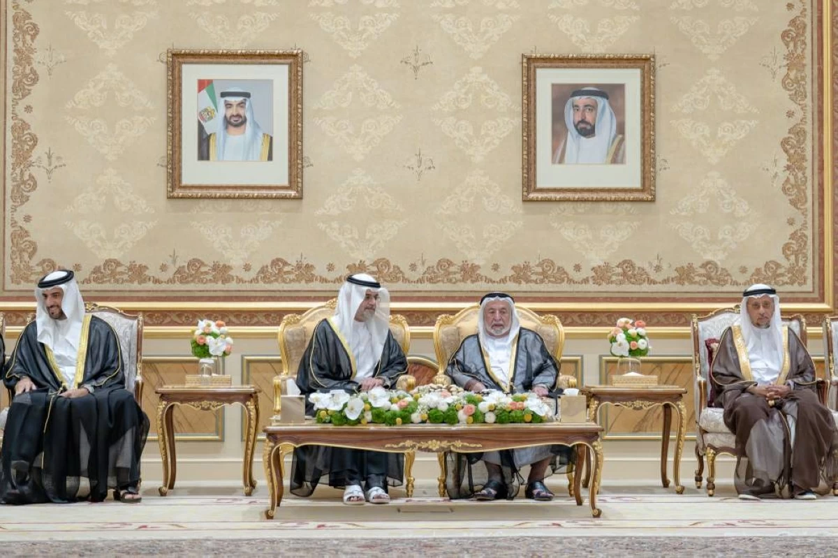 سلطان يستقبل المهنئين بعيد الأضحى المبارك (فيديو)