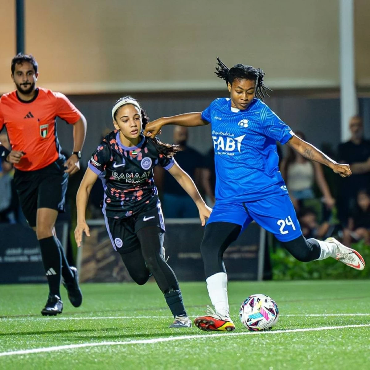 من منافسات الدوري الإماراتي  النسائي